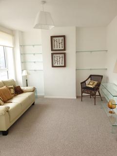2 bedroom flat to rent, a Stratford Road, Shirley, Solihull