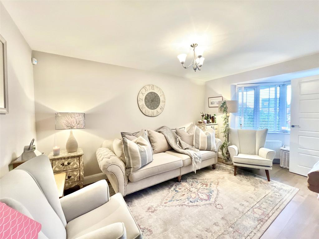 Aspen Grove, Burnopfield, NE16 3 bed detached house £235,000