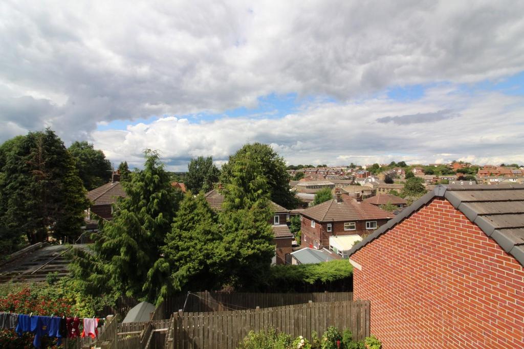 Round Hill Road, Pudsey 4 bed detached house for sale £435,000