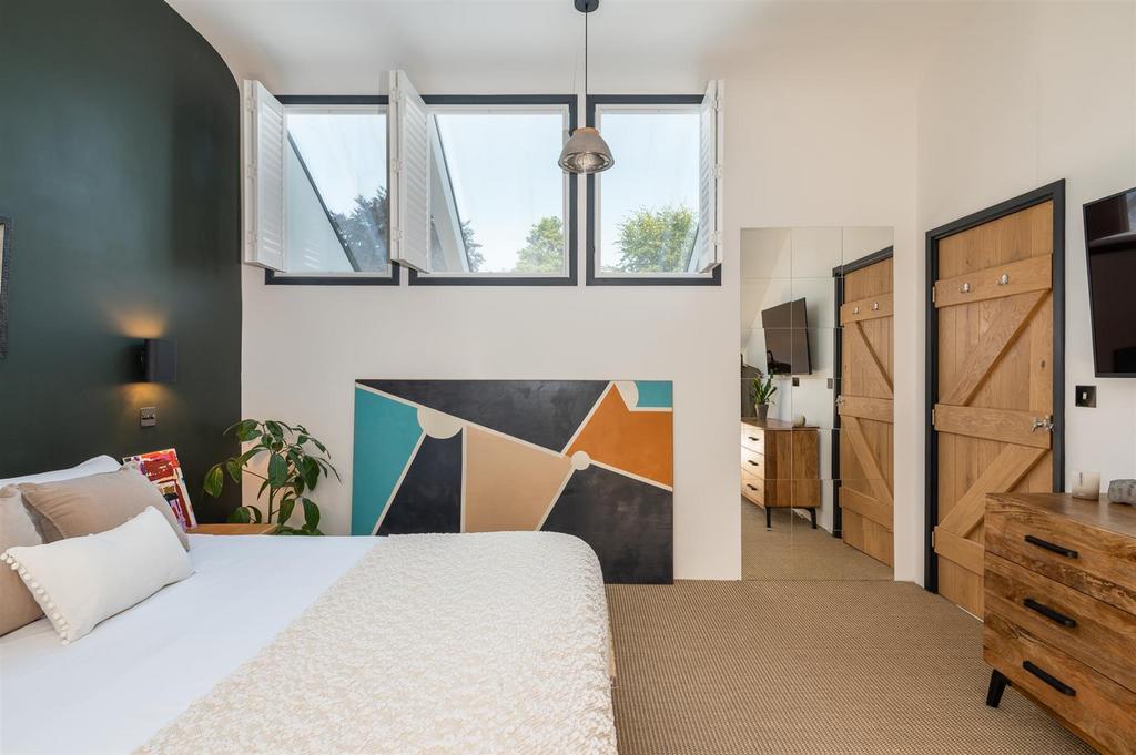 Master bedroom