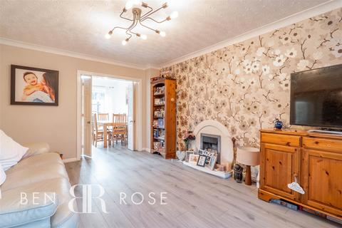14 Summerfield, Leyland, PR25 3ZG