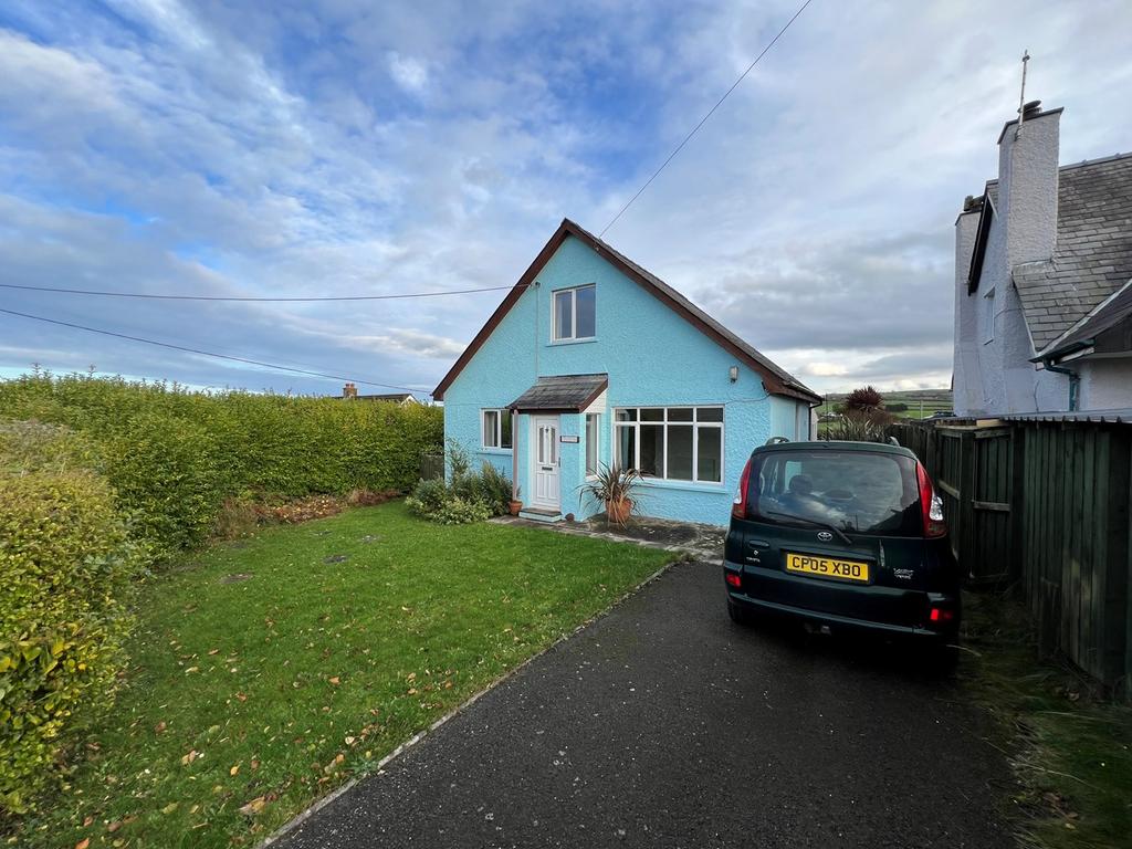 Aberporth, Cardigan, SA43 3 bed bungalow for sale £350,000