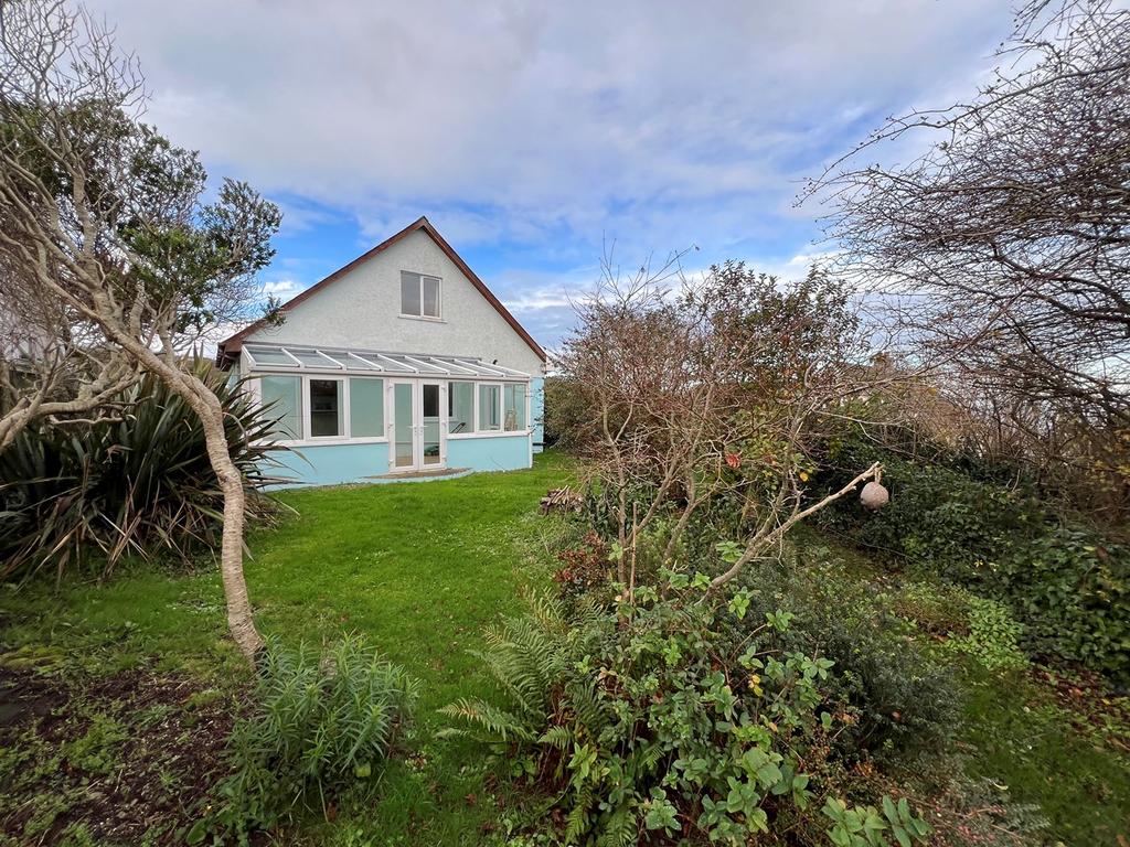 Aberporth, Cardigan, SA43 3 bed bungalow for sale £350,000