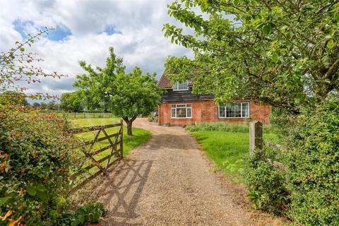 4 bedroom detached house for sale, Melton Road, Scalford