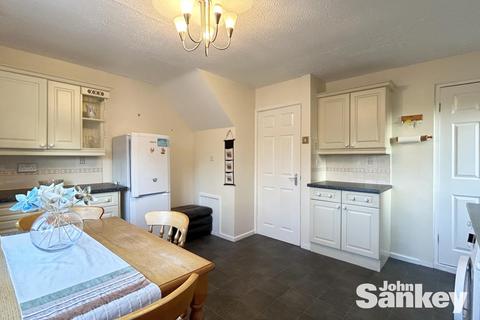 3 bedroom semi-detached house for sale, Egmanton Road, Meden Vale, Mansfield