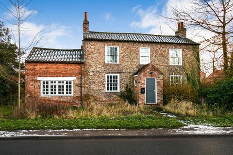 4 bedroom detached house for sale - The Village, Stockton On The Forest, York