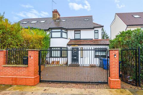 4 bedroom flat for sale, The Vale, Golders Green, London, NW11