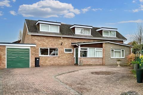 4 bedroom detached house for sale - Loder Drive, Hereford, HR1