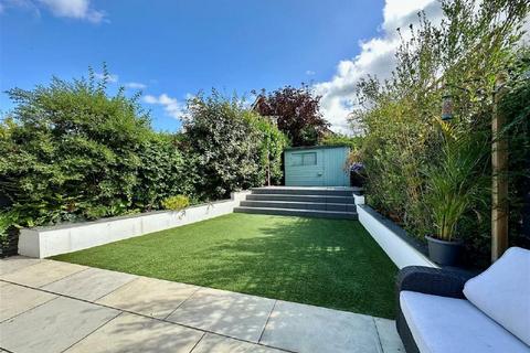 9 Lulworth Avenue, Goffs Oak, Waltham Cross, EN7 5LA
