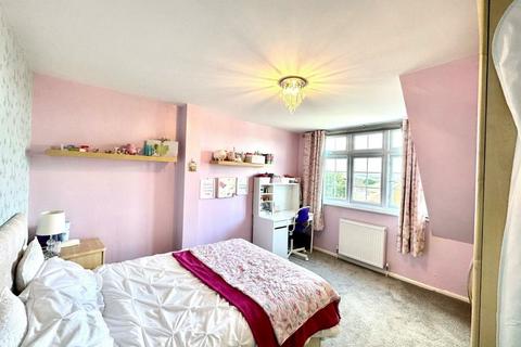 9 Lulworth Avenue, Goffs Oak, Waltham Cross, EN7 5LA