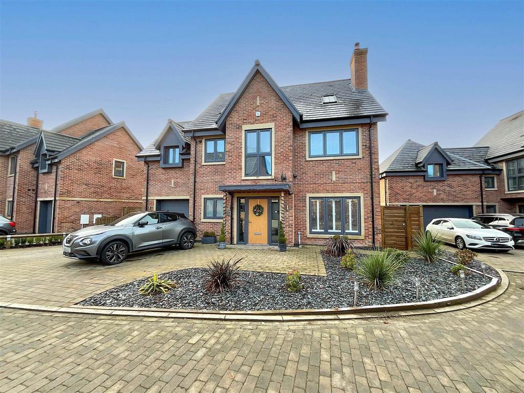 Meadow View, Alsager 5 bed detached house for sale £575,000