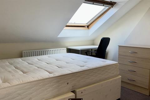 6 bedroom property to rent - Lavender Gardens, Newcastle Upon Tyne