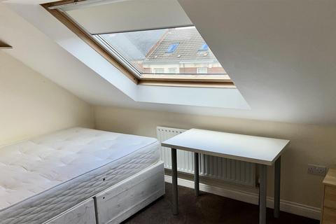 6 bedroom property to rent - Lavender Gardens, Newcastle Upon Tyne