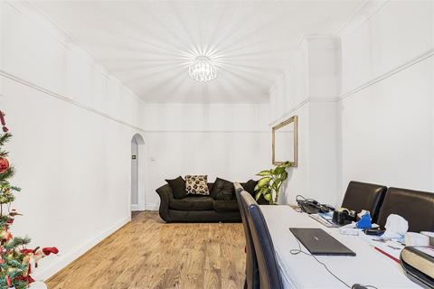 4 bedroom semi-detached house for sale - Halstead Road, London
