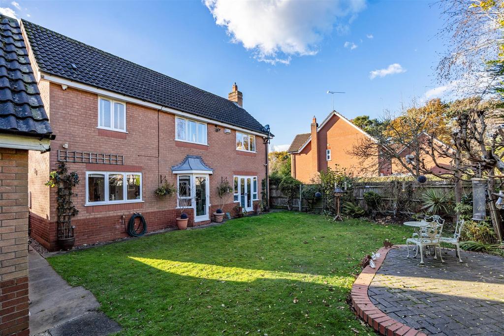 30 Buckminster Drive-25 lo.jpg