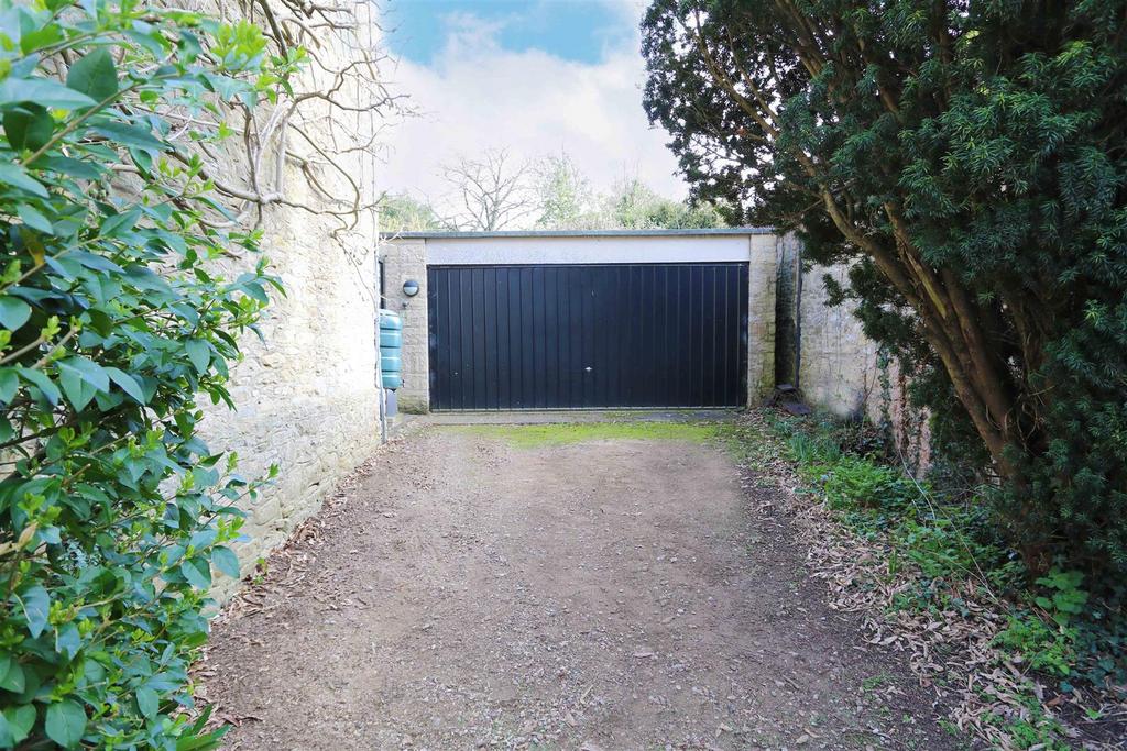 Garage.jpg