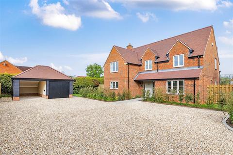 4 bedroom detached house for sale, Ludgershall, Buckinghamshire