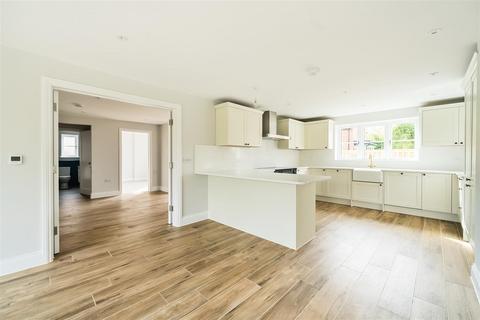 4 bedroom detached house for sale, Ludgershall, Buckinghamshire