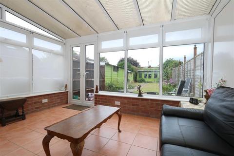 12 Cotmore Gardens, Thame, OX9 3LZ