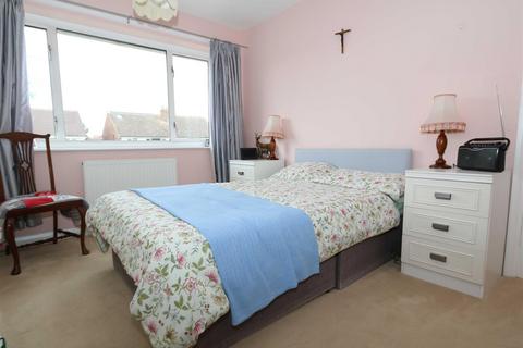 12 Cotmore Gardens, Thame, OX9 3LZ