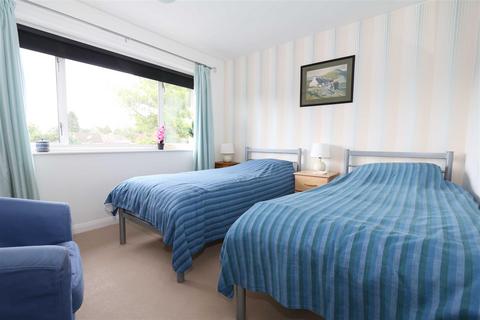 12 Cotmore Gardens, Thame, OX9 3LZ