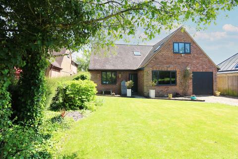 24 Carters Lane, Long Crendon, Aylesbury, HP18 9DE