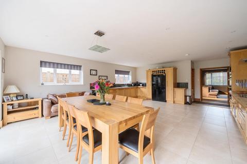 24 Carters Lane, Long Crendon, Aylesbury, HP18 9DE