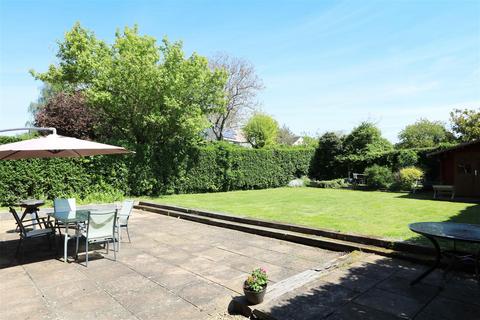 24 Carters Lane, Long Crendon, Aylesbury, HP18 9DE