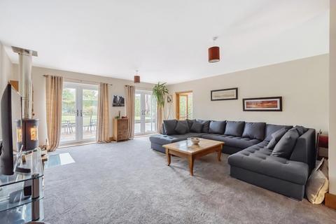 24 Carters Lane, Long Crendon, Aylesbury, HP18 9DE
