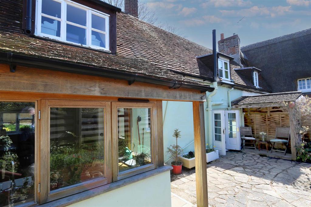 High Street, Long Crendon 3 bed semidetached house for sale £549,950
