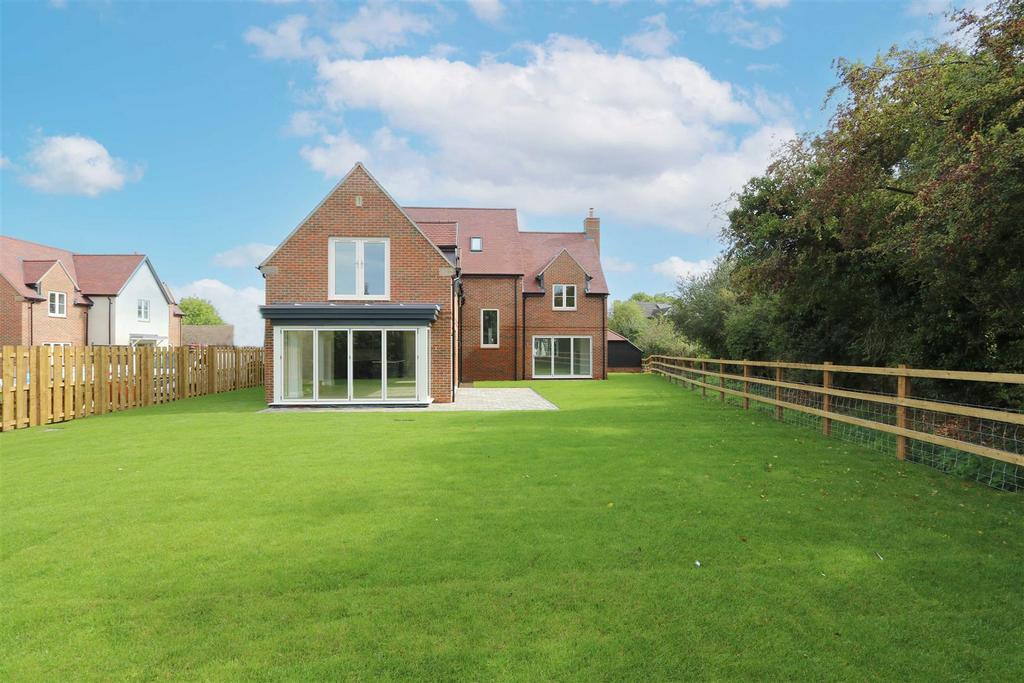 Ludgershall, Buckinghamshire 4 bed detached house for sale £1,350,000
