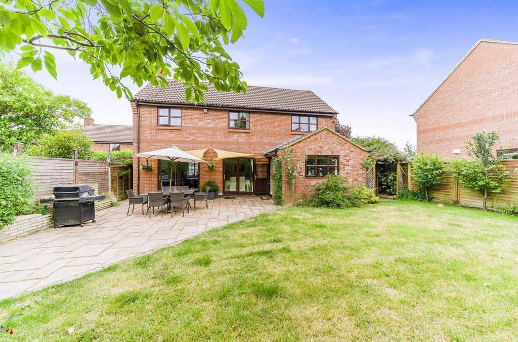 Thame, Oxfordshire 4 bed detached house for sale £825,000
