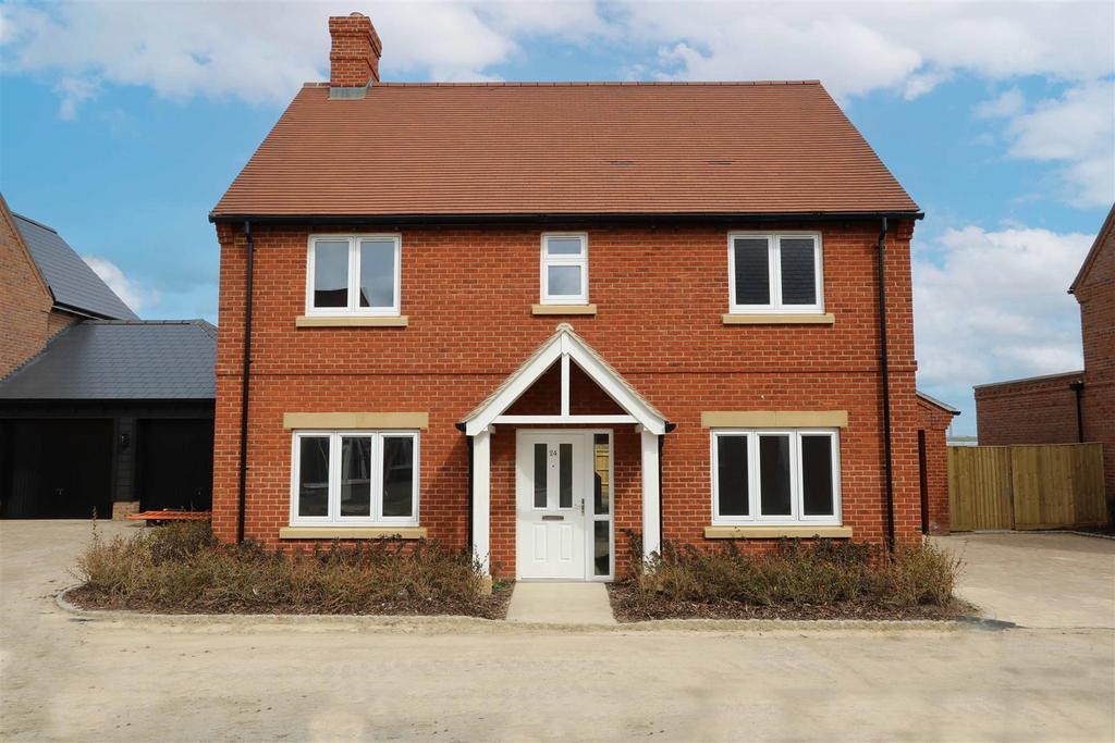Haddenham, Buckinghamshire 4 bed detached house for sale £899,950