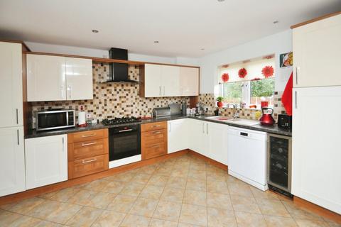 4 bedroom detached house for sale, Canterbury Way, Chelmsford, CM1
