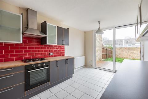 162 Knights Croft, New Ash Green, Longfield, DA3 8HZ