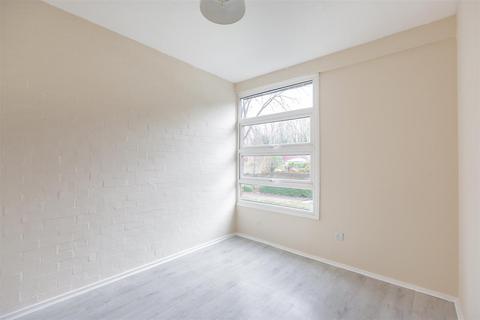 162 Knights Croft, New Ash Green, Longfield, DA3 8HZ