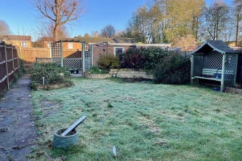 18 Ayelands, New Ash Green, Longfield, DA3 8JN