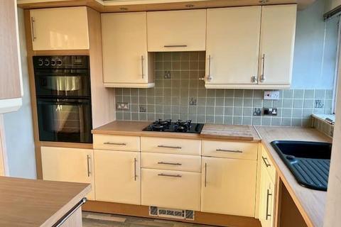 18 Ayelands, New Ash Green, Longfield, DA3 8JN