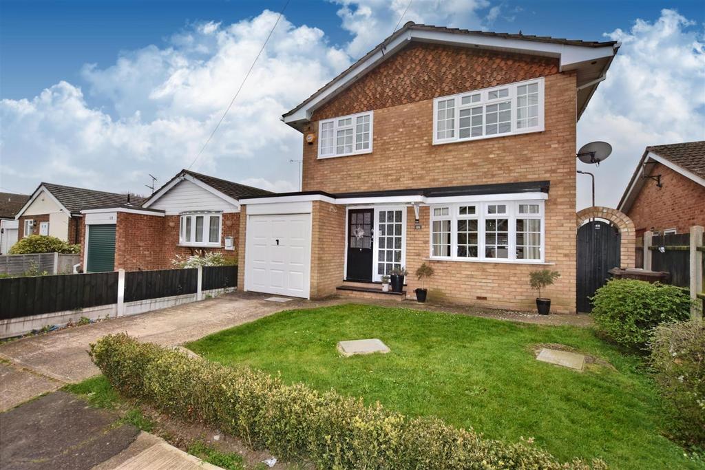 Church Parade, Canvey Island SS8 3 bed detached house for sale £400,000