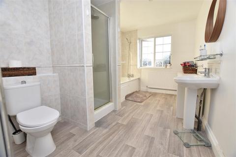 3 bedroom detached house for sale, Church Parade, Canvey Island SS8