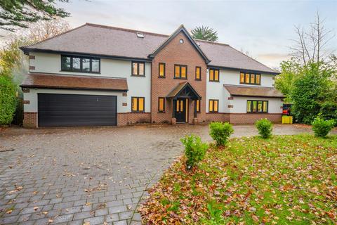 6 bedroom detached house for sale, Lissoms Road, Chipstead, Coulsdon