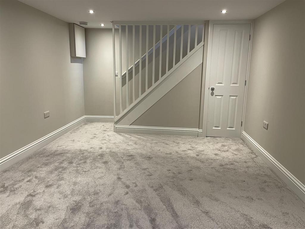 Bedroom 3 (2).JPG