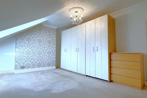 3 bedroom flat for sale, Shortlands Road, Shortlands, Bromley, BR2