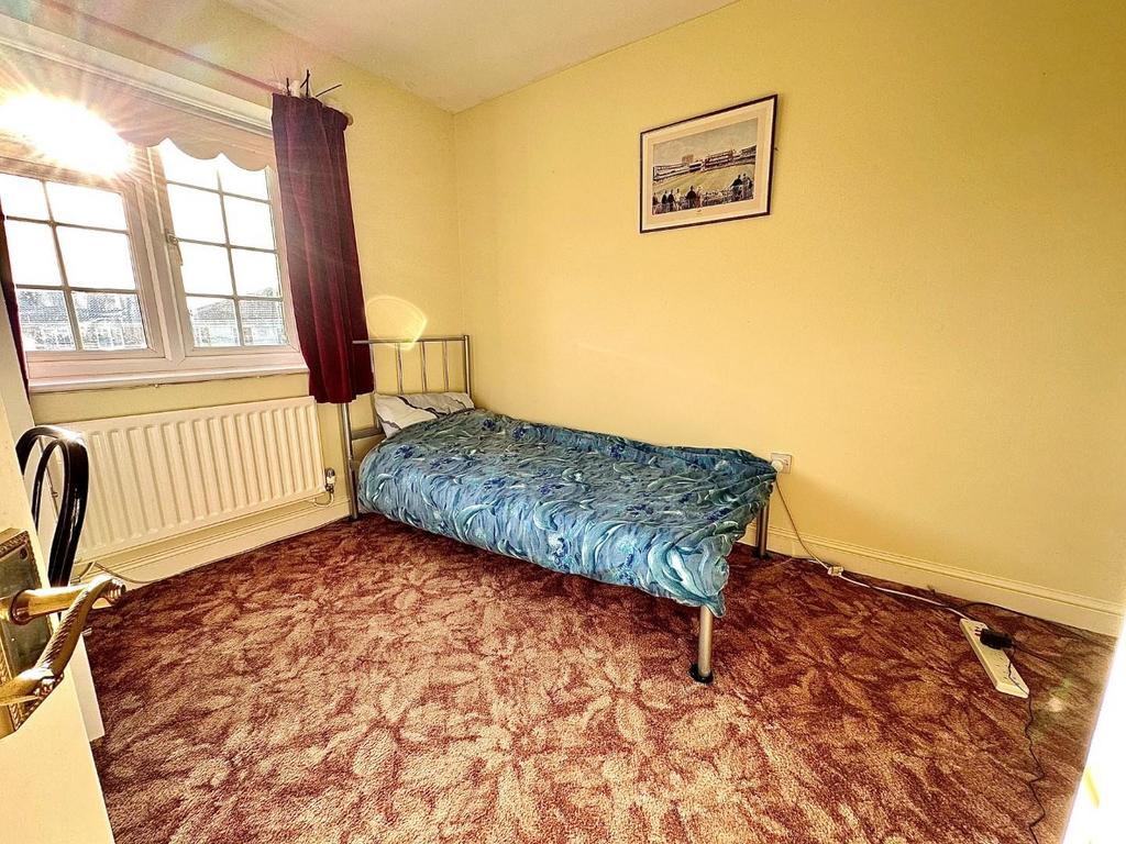 Bed 3.jpg