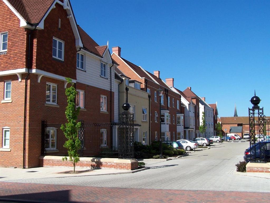 St Agnes Place, Chichester 2 bed apartment to rent £1,200 pcm (£277 pw)