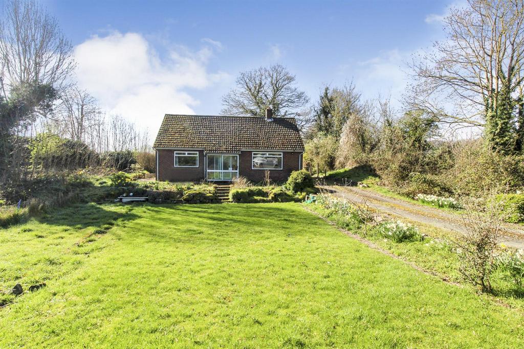 Llynclys, Oswestry 3 bed detached bungalow for sale £250,000