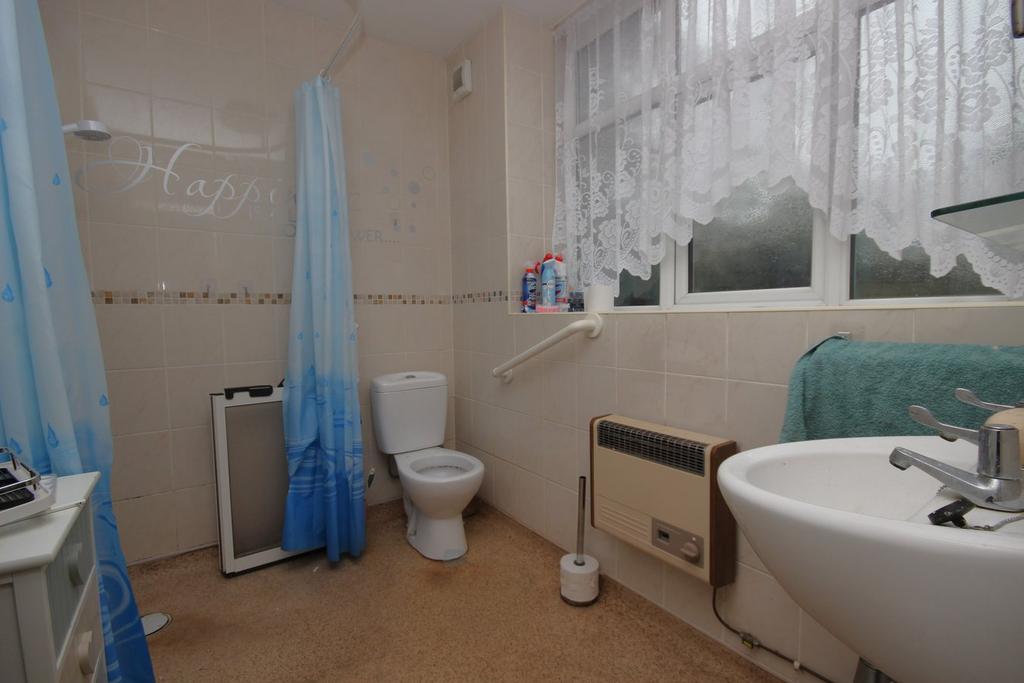 Alder Avenue, Widnes, WA8 4 bed semidetached house for sale £225,000