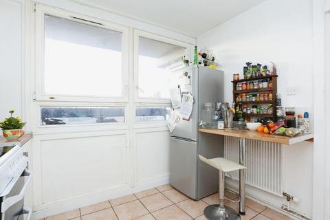 3 bedroom flat for sale, Hanworth House, John Ruskin Street, London, SE5