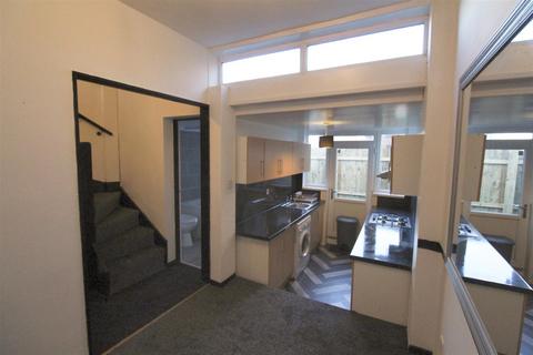 2 bedroom end of terrace house to rent - Raglan Street, Hull