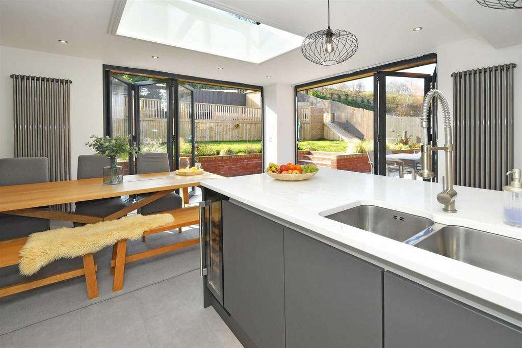 Cheddleton Park Avenue, Cheddleton 4 bed detached house for sale £470,000